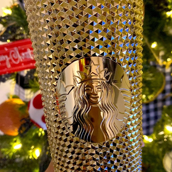 STARBUCKS 2022 HOLIDAY STUDDED COLD CUP - 24oz - GOLD ๐ - Picture 3 of 8